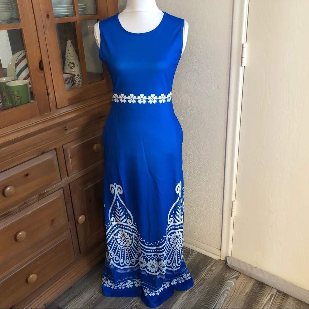 New Molerani Blue Floral Maxi Dress With Pockets